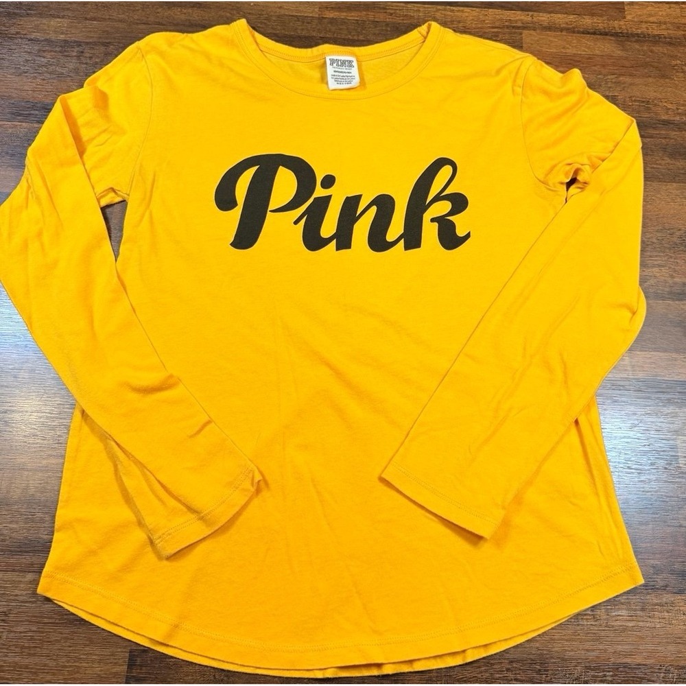 Victoria's Secret PINK long sleeved tshirt. Black and gold. Oversized sz Small